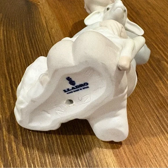 Lladro Shepherd Boy with Lamb - matte - Retired #4676 - Picture 7 of 7